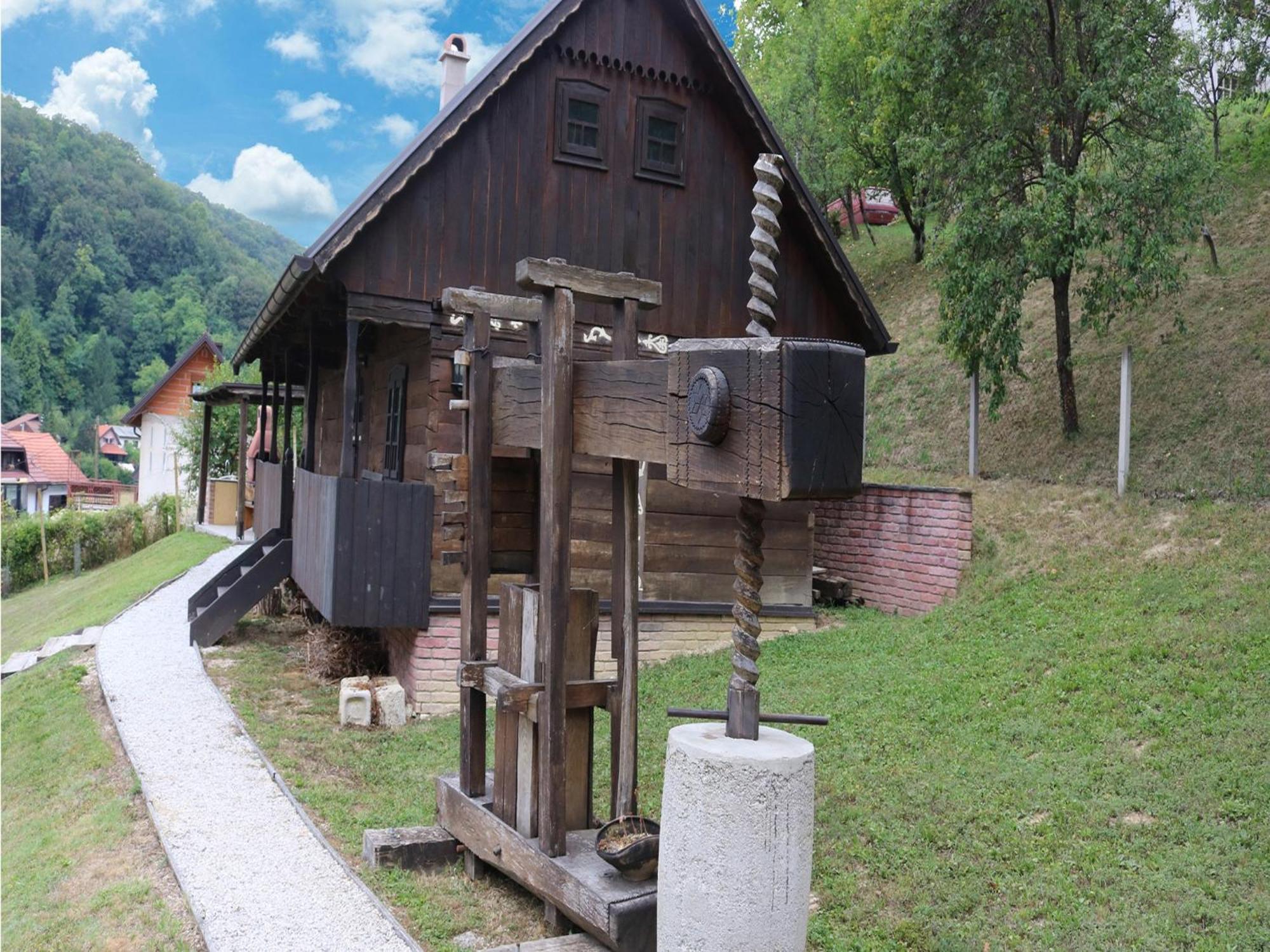 Tradicionalna Zagorska Drvena Kuca Stara Murva ตูเฮลย์สเก ตอปลิตเซ ภายนอก รูปภาพ